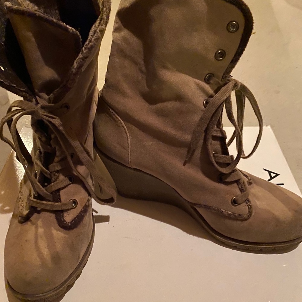 Big Buddha Wedge Ankle Boot size 8